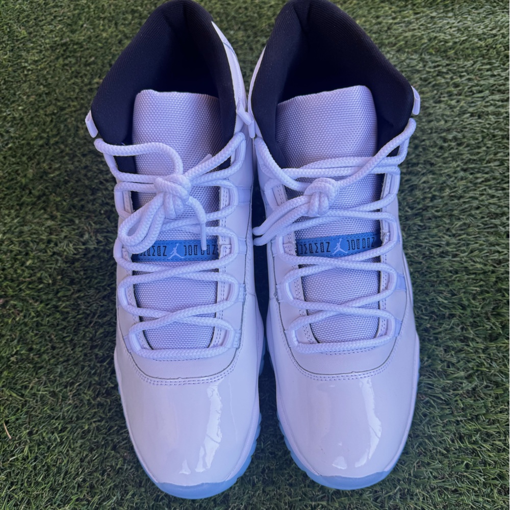 📦SOLD📦 Jordan 11 Retro Legend Blue